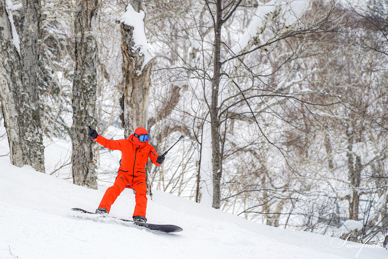 札幌国際スキー場 積雪たっぷり 300cm。コンディション良好なゲレンデでモーグル女子 ・畑田繭さんとコブコブセッション！